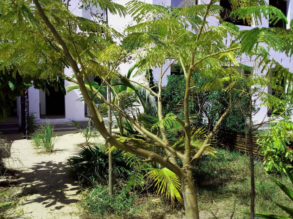Cytyz Appart Hotel Mahajanga Exteriör bild